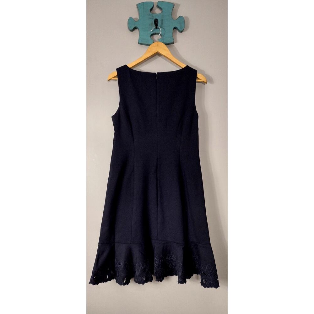 TALBOTS Sleeveless Flounce Dress Stretch Floral Trim Navy Size 8 - Picture 13 of 16